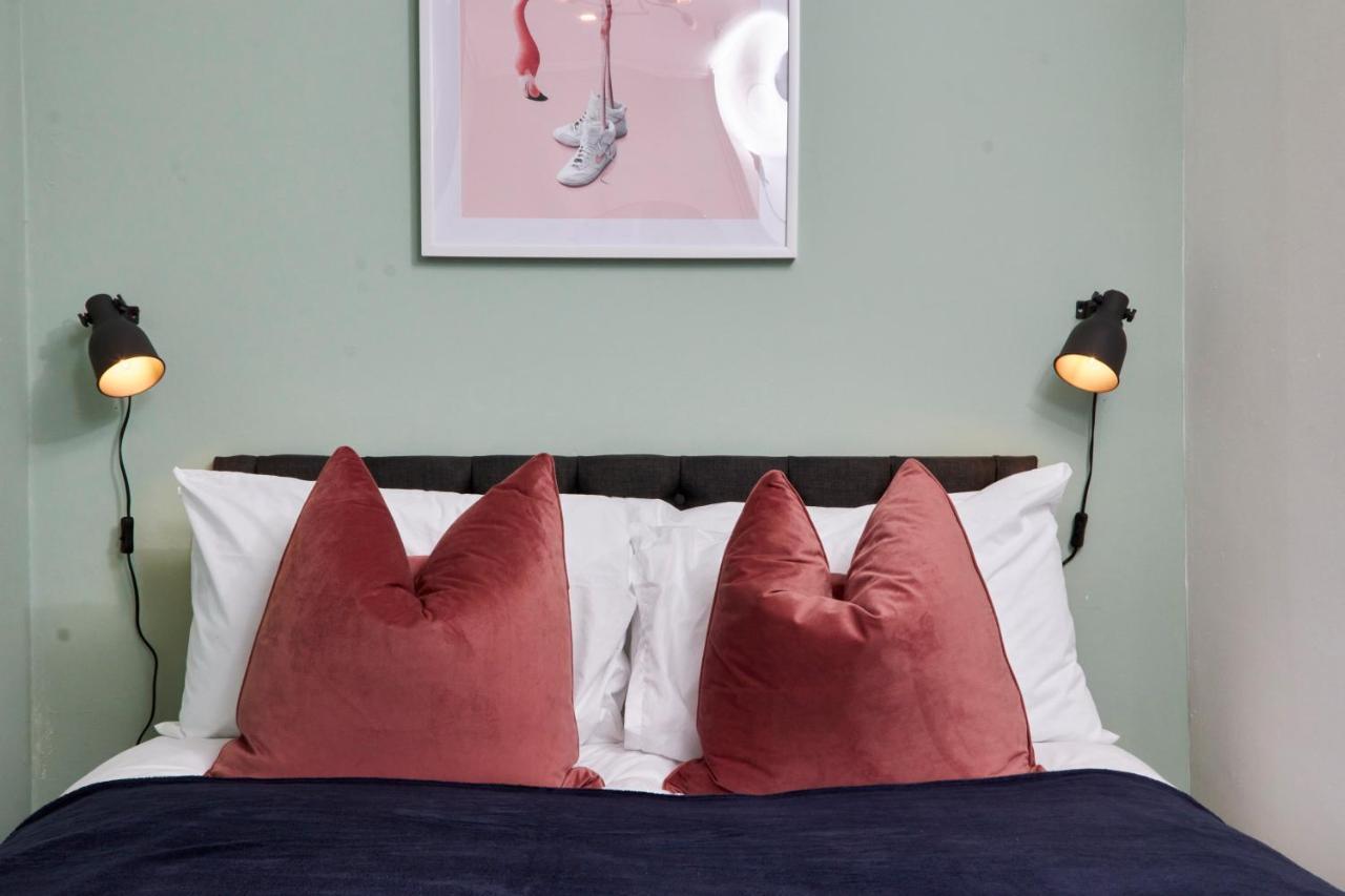 Stunning Two Bedroom Apartment By Purestay Short Lets & Serviced Accommodation Warwickshire With Parking สแตรทฟอร์ด อะพอน เอวอน ภายนอก รูปภาพ