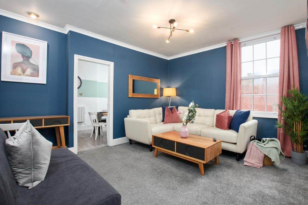 Stunning Two Bedroom Apartment By Purestay Short Lets & Serviced Accommodation Warwickshire With Parking สแตรทฟอร์ด อะพอน เอวอน ภายนอก รูปภาพ