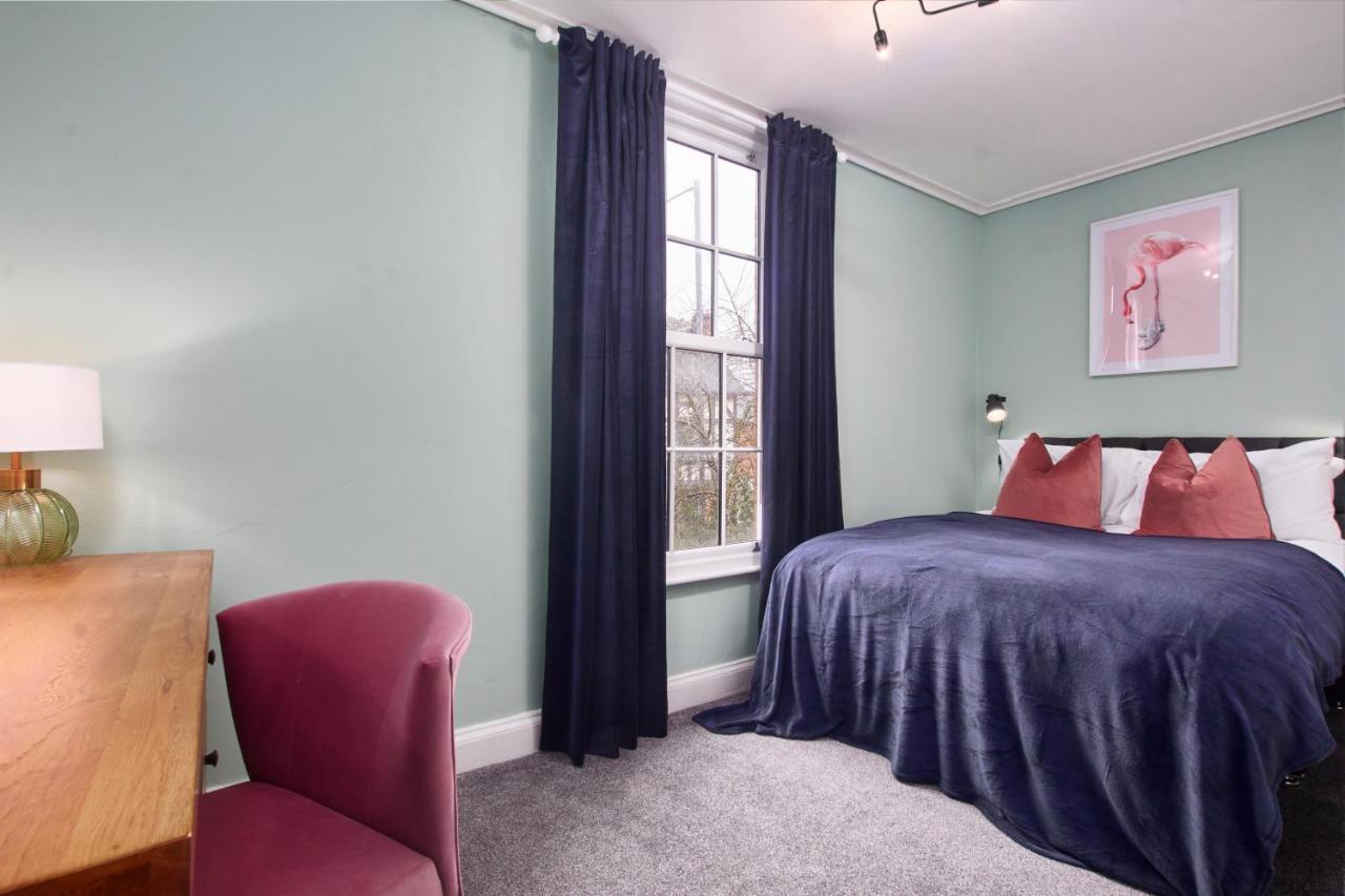 Stunning Two Bedroom Apartment By Purestay Short Lets & Serviced Accommodation Warwickshire With Parking สแตรทฟอร์ด อะพอน เอวอน ภายนอก รูปภาพ